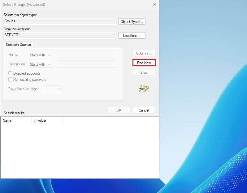 پنجره Select Groups (Advanced) با دکمه Find Now هایلایت شده، جهت لیست کردن گروههای محلی و انتخاب گروه Administrators برای کاربر محلی ویندوز سرور.