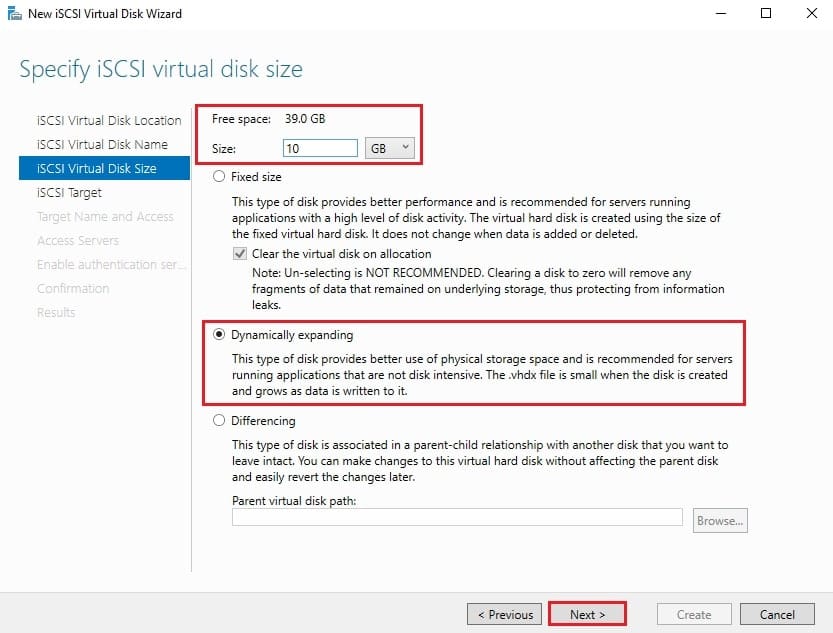 صفحه Specify iSCSI virtual disk size با وارد کردن حجم 10 GB و انتخاب گزینه Dynamically expanding برای دیسک مجازی iSCSI در پیکربندی iSCSI ویندوز سرور.
