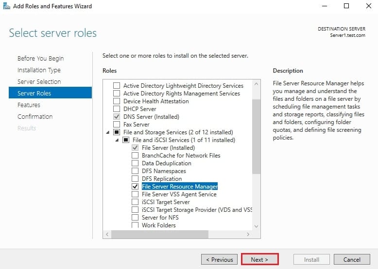 صفحه Select server roles با سرویس نقش File Server Resource Manager انتخاب شده، آماده برای ادامه فرآیند نصب FSRM.