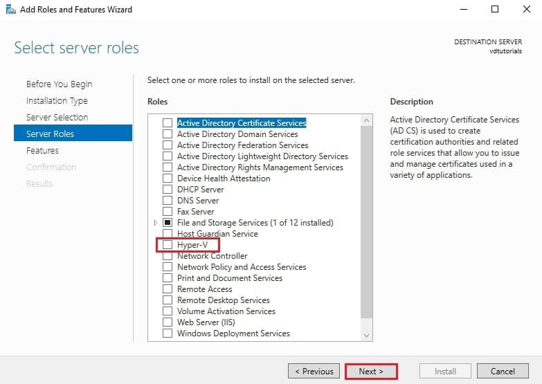 علامت زدن چک‌باکس نقش Hyper-V در صفحه Select server roles ویزارد برای شروع فرآیند مجازی‌سازی سرور.